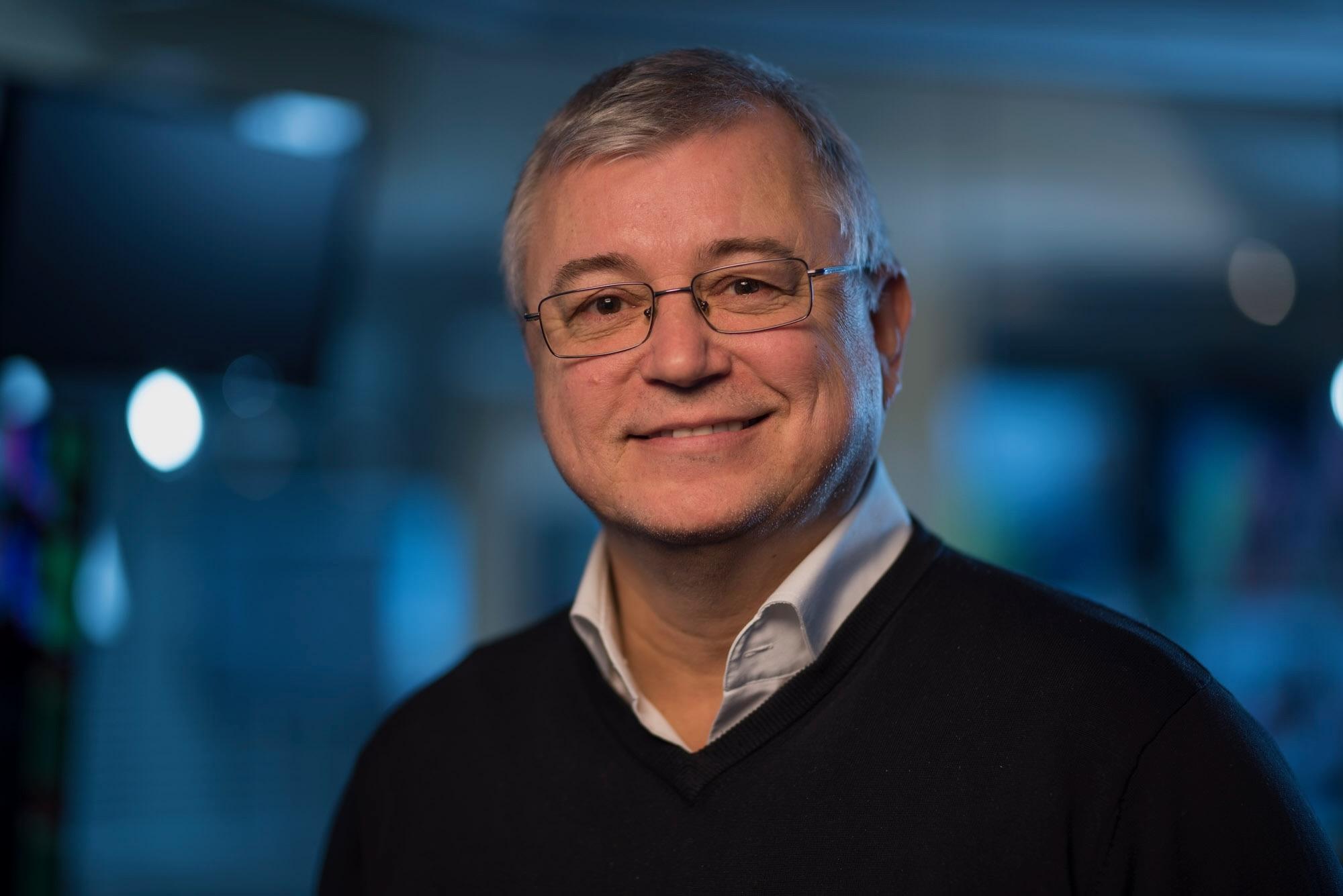 Portrett av Roger Husvik